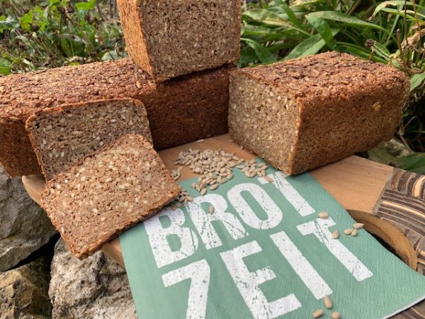 Sonniges Schwarzbrot